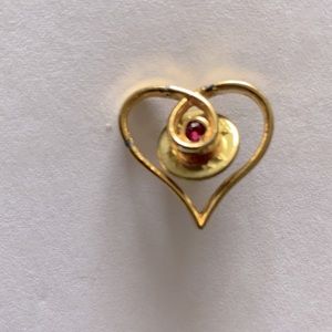 Vintage Retro Goldtone Red Stone Heart Brooch